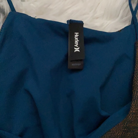 Brand new Hurley Dress - Picture 3 of 5